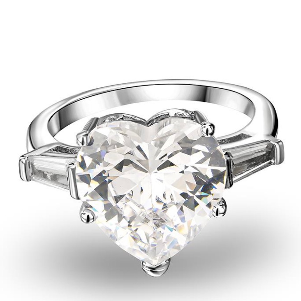 Heart Shaped Love Engagement Ring New In Box Size 8 99$